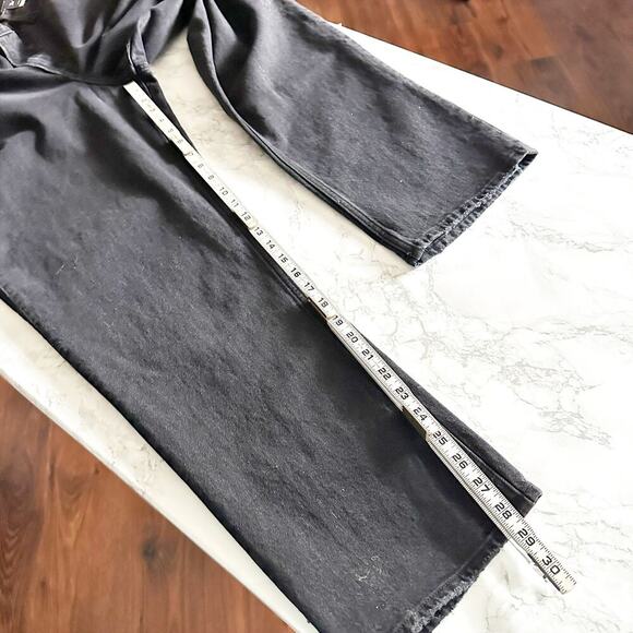 Abercrombie & Fitch 90s Straight Mid Rise Curve Love Jeans Women’s Size 32 SHORT - Picture 15 of 15